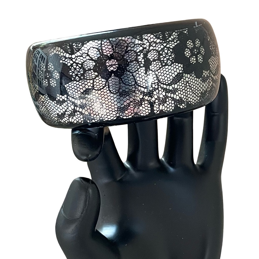Vintage 1980s Black Lace Resin Bangle Bracelet